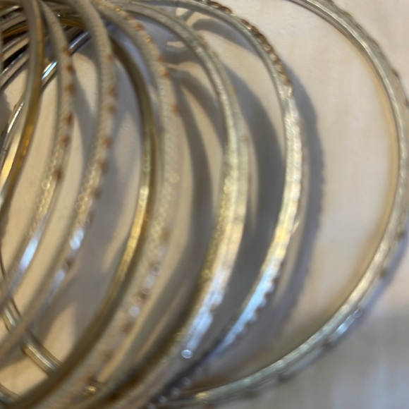 Set of 12 women’s bangles - Picture 2 of 2